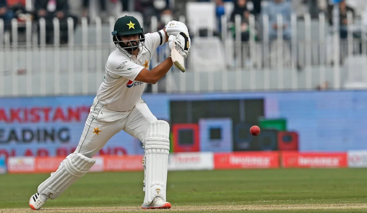 জোড়া সেঞ্চুরিতে বিশাল সংগ্রহ গড়লো পাকিস্তান