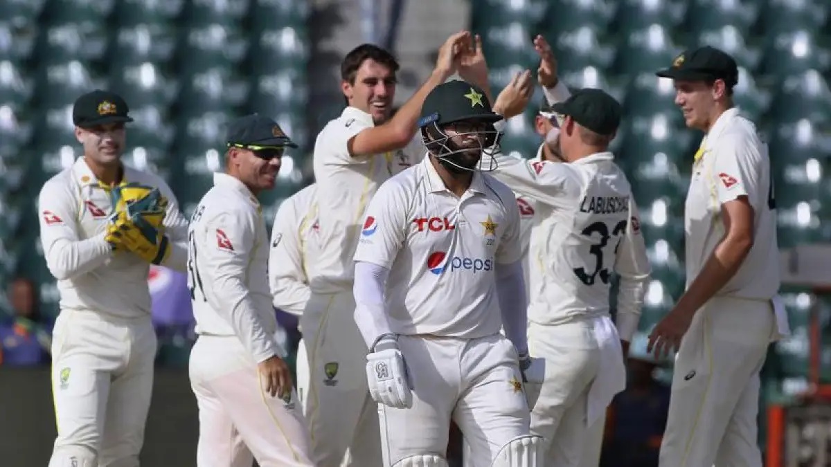 ২০ রানে ৭ উইকেট হারালো ‘আনপ্রেডিক্টেবল’ পাকিস্তান