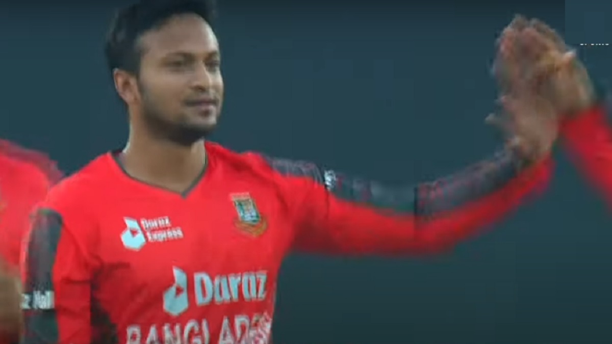 সাকিবের জোড়া আঘাতে ভাঙলো আফগান প্রতিরোধের দেয়াল