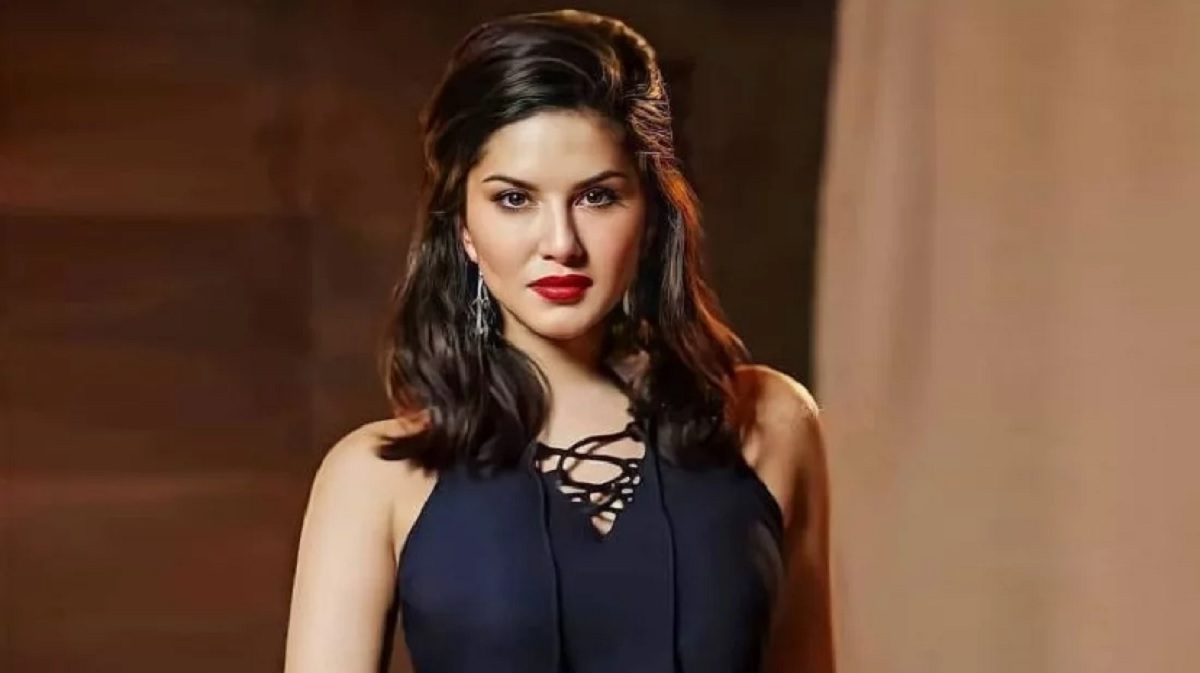 ‘আমার সাথে স্বামীদের কাজ করতে দিতে চান না তারকাপত্নীরা’