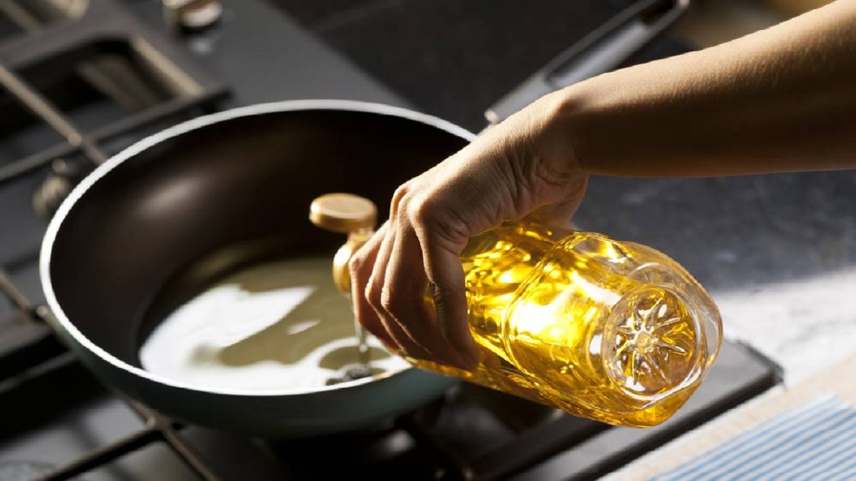 সয়াবিন নয়, স্বাস্থ্য ভালো রাখতে রান্নায় যে তেল ব্যবহার করবেন
