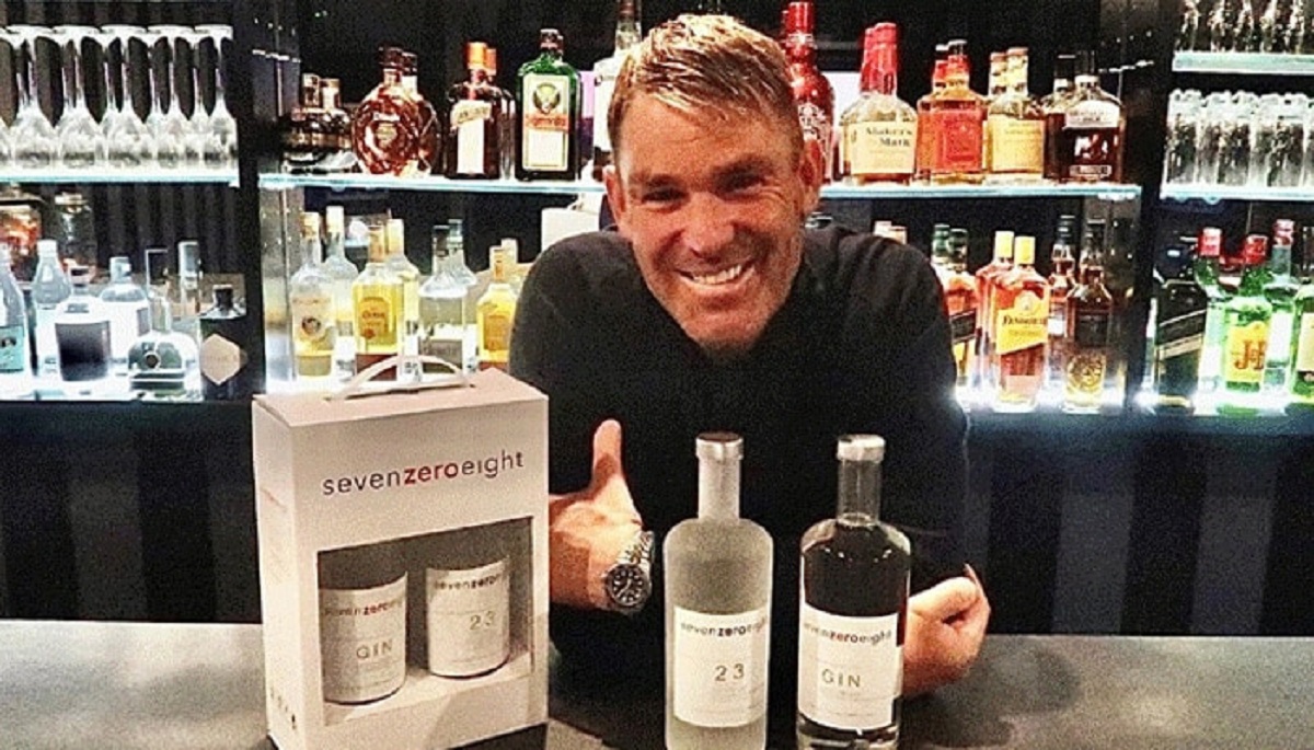 করোনা মহামারির সময় ওয়ার্নের যে উদ্যোগ মুগ্ধতা ছড়িয়েছিল