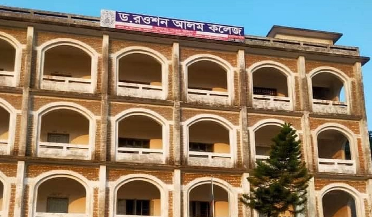 ব্রাহ্মণবাড়িয়ায় পড়া না পারায় কলেজছাত্রকে দিয়ে ছাত্রীর গালে চড়!