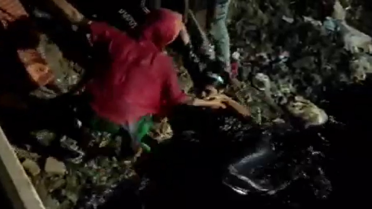 চট্টগ্রামে আবারও উন্মুক্ত খালে পড়লেন এক কিশোরী