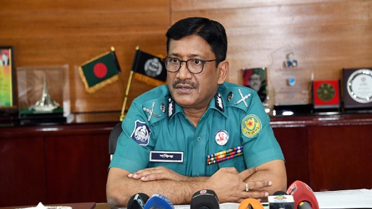 ঢাকা ত্যাগকারীদের স্বর্ণালঙ্কার নিকটাত্মীয়দের কাছে রেখে যাওয়ার পরামর্শ ডিএমপি কমিশনারের