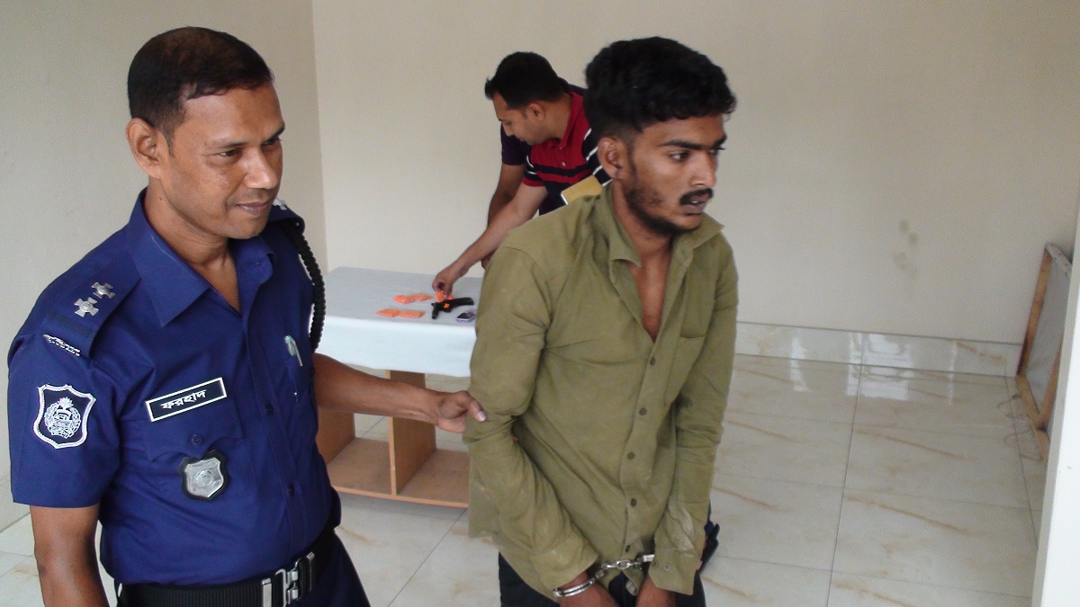 ফরিদপুরে জোড়া খুনের মূলহোতা মাদক ও অস্ত্রসহ গ্রেফতার