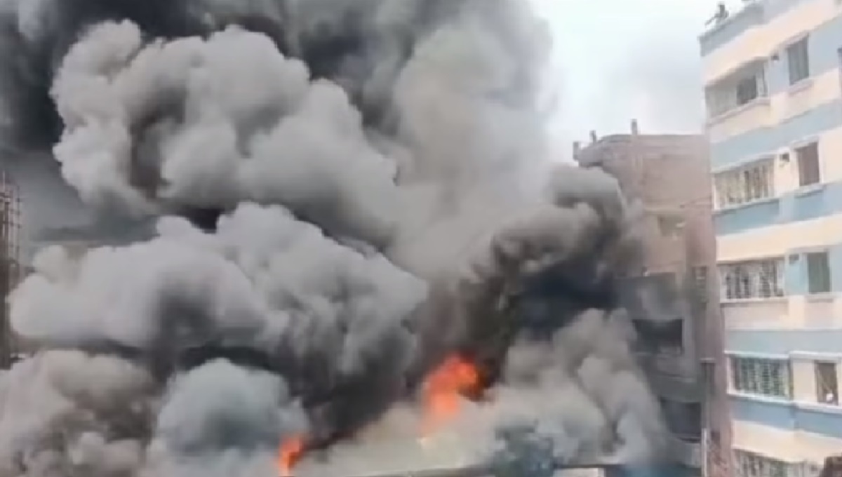 লালবাগে প্লাস্টিক কারখানার আগুন নিয়ন্ত্রণে