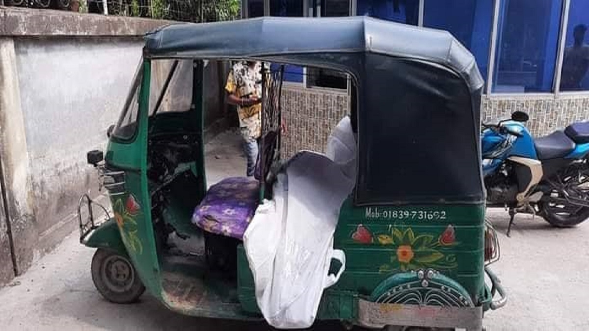 শিক্ষক নিয়োগ পরীক্ষা দিয়ে বাড়ি ফেরার পথে পরীক্ষার্থী নিহত