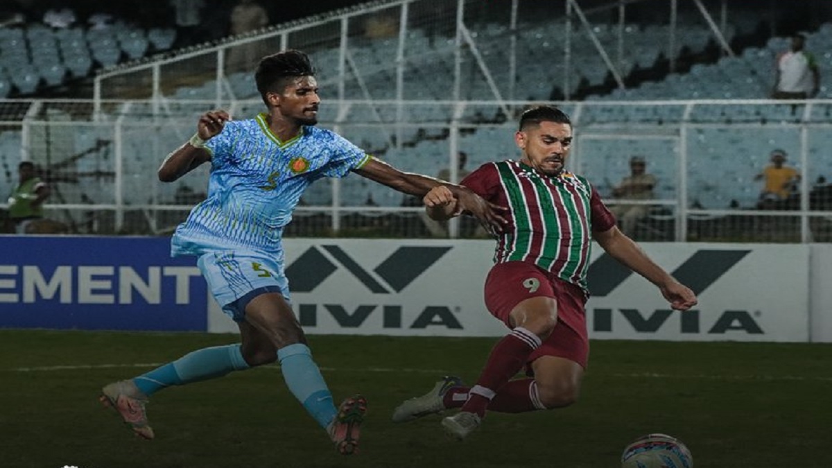 ডেভিড উইলিয়ামসের হ্যাট্রিকে আবাহনীকে ৩-১ গোলে হারালো মোহনবাগান