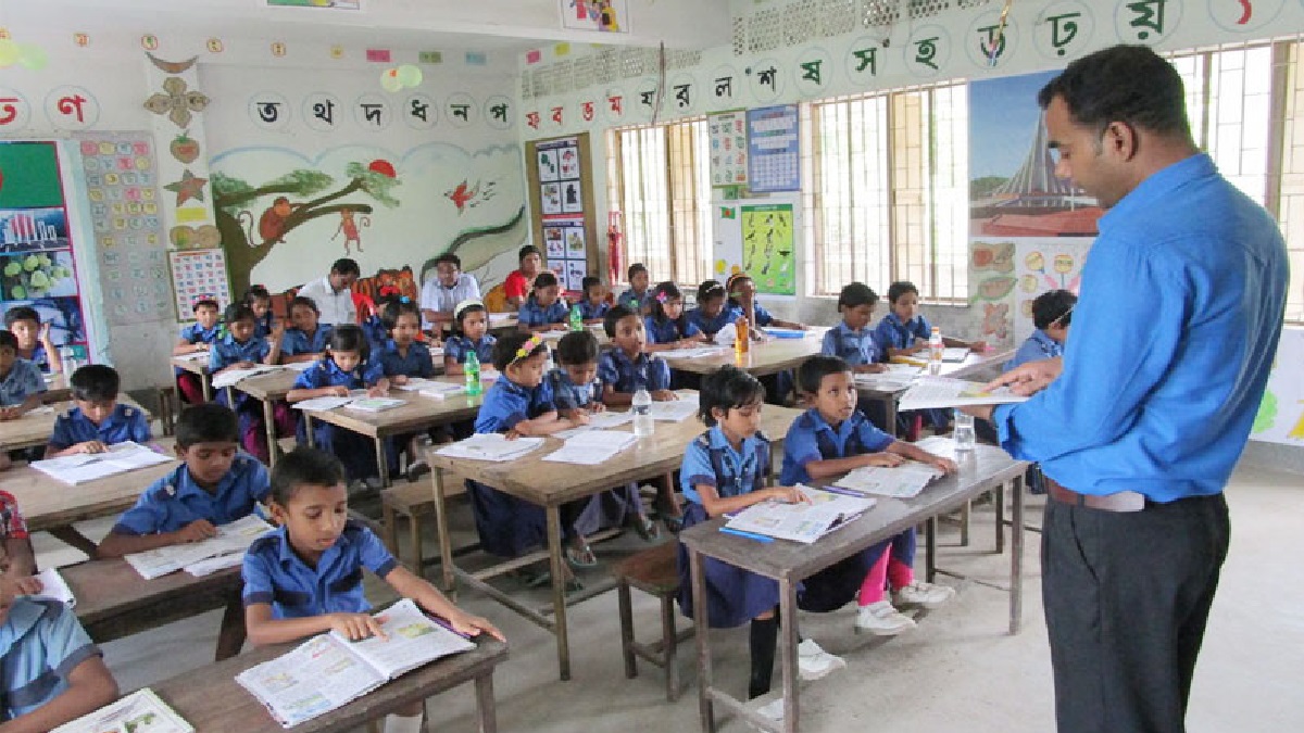 প্রাথমিক বিদ্যালয়ের সহকারী শিক্ষক নিয়োগে লিখিত পরীক্ষা আজ