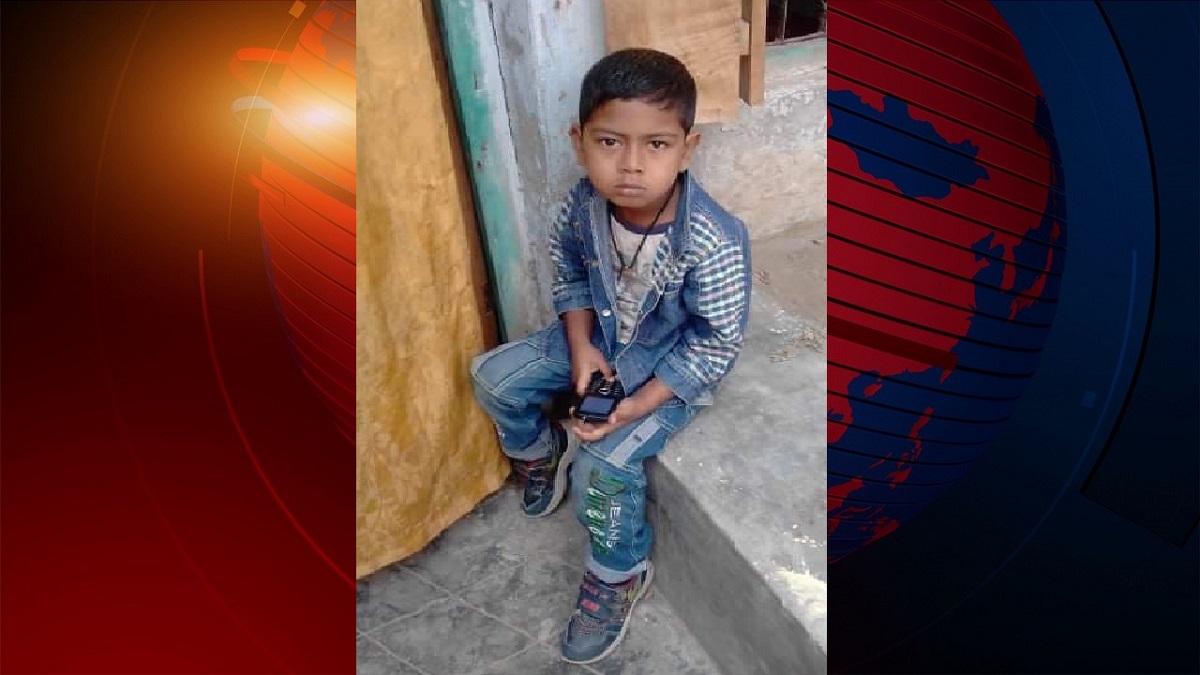 খেলার সময় সেপটিক ট্যাংকে পড়ে যায় শিশুটি, এক ঘণ্টা পর উদ্ধার হয় লাশ