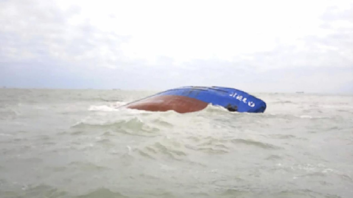 তিউনিসিয়া উপকূলে নৌকা ডুবে ১২ অভিবাসন প্রত্যাশী নিহত