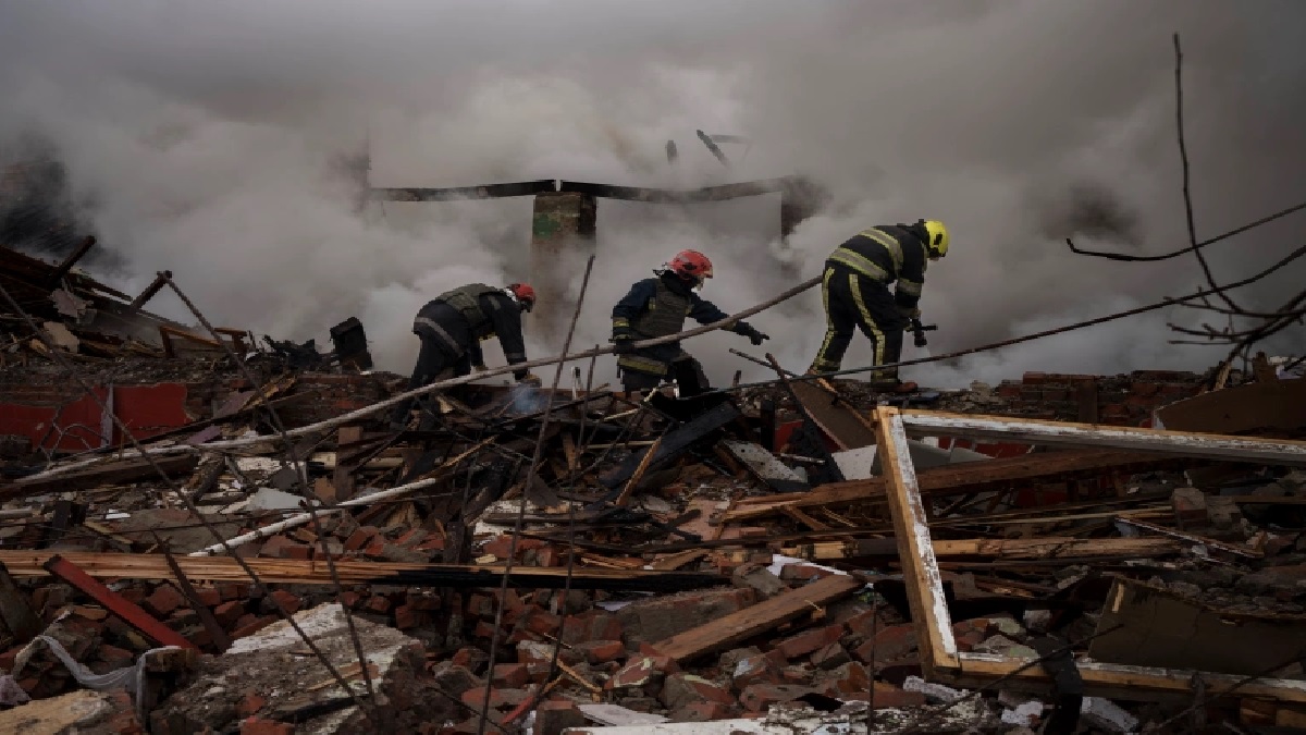 ইউক্রেনের বিভিন্ন শহরে ব্যাপক রুশ হামলা অব্যাহত
