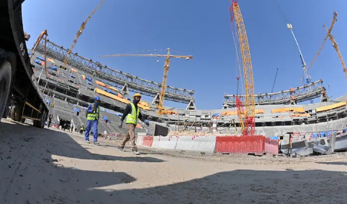 কাতার বিশ্বকাপে শোষিত হয়েছে শ্রমিক, আয়োজিকদের স্বীকারোক্তি