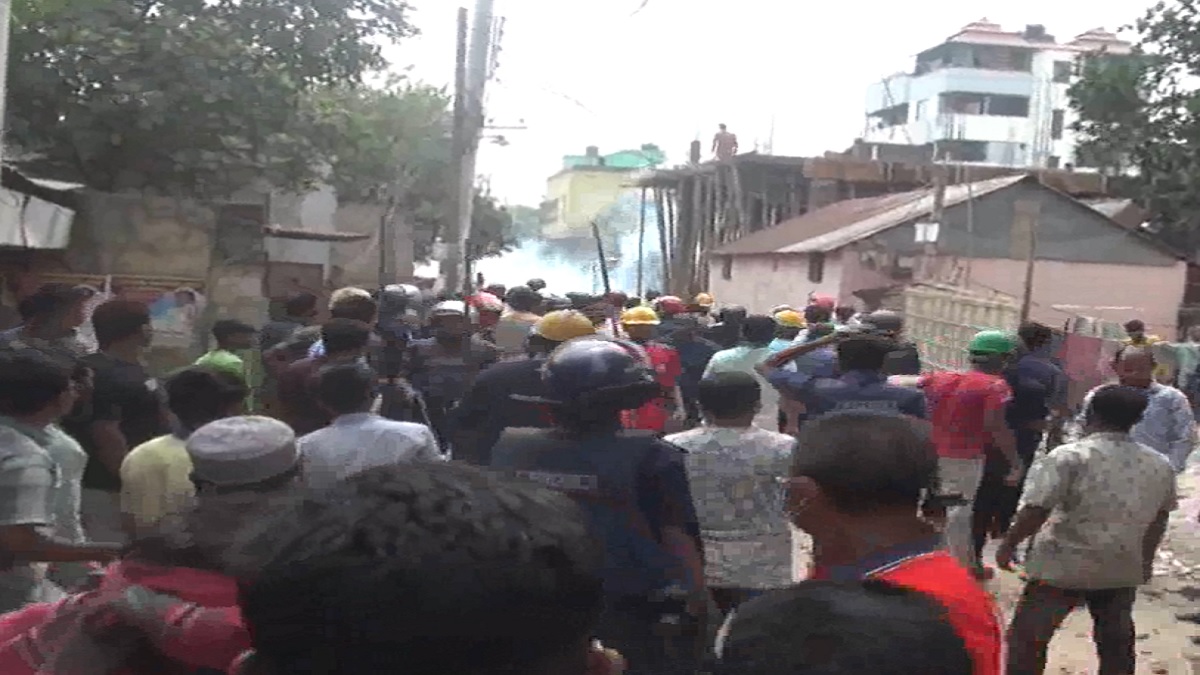 ব্রাহ্মণবাড়িয়ায় দুদল গ্রামবাসীর সংঘর্ষে পুলিশ ও সাংবাদিকসহ আহত ২০