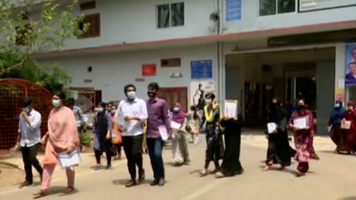 ২০২১-২২ শিক্ষাবর্ষের ডেন্টাল পরীক্ষা অনুষ্ঠিত