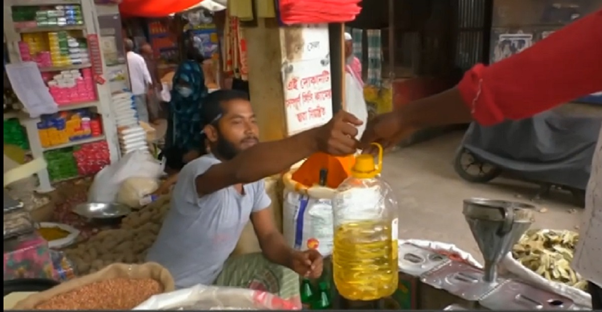 বরগুনায় নিত্যপণ্যের দামে আগুন, পাল্টাপাল্টি দোষারোপ ব্যবসায়ী-ডিলারদের