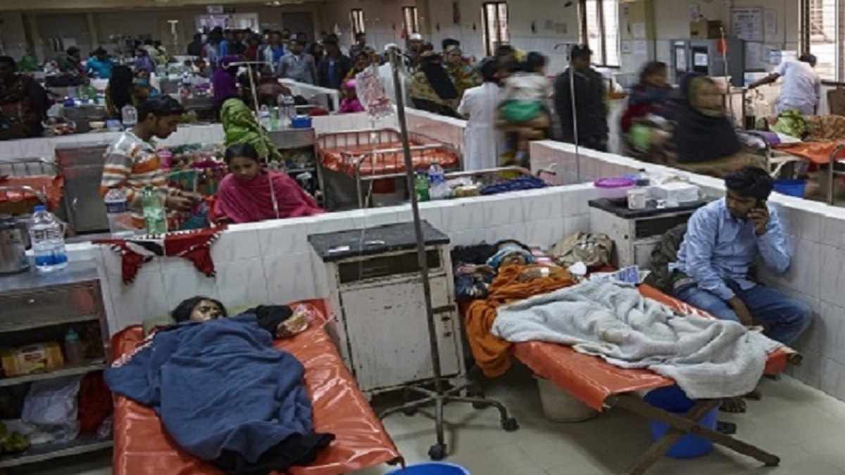 রাজধানীতে ডায়রিয়ার প্রকোপ, সকাল থেকে ৫শ’র বেশি রোগী ভর্তি