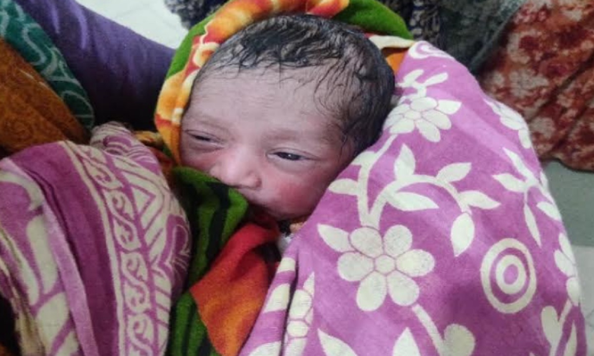 দিনাজপুরে মানসিক ভারসাম্যহীন ভবঘুরে নারীর সন্তান জন্মদান; খোঁজ পাওয়া যায়নি স্বজনদের