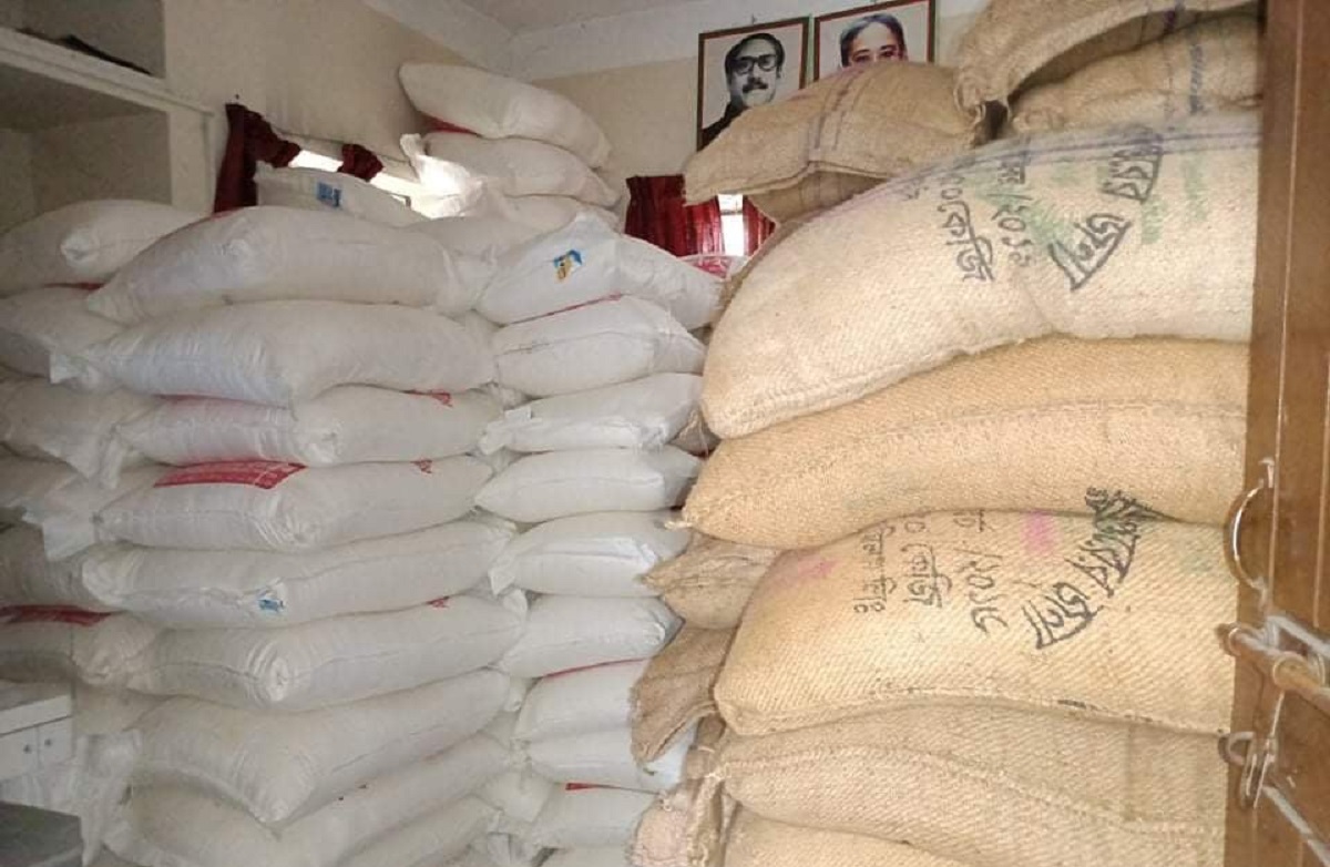 ফরিদপুরে সরকারি কর্মসূচিতে বরাদ্দকৃত ১৭৪ বস্তা চাল-আটা জব্দ