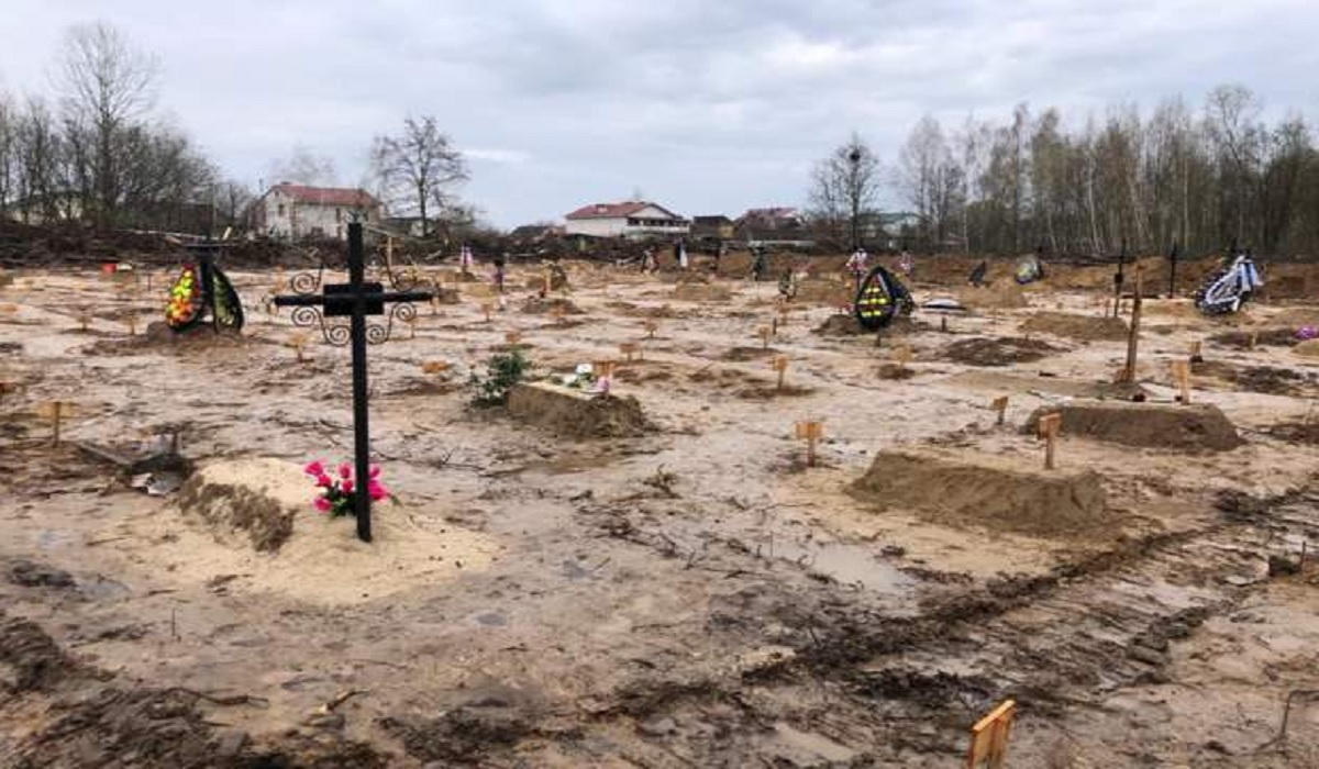 ৭ শ’র বেশি বেসামরিক নিহত চেরনিহিভে, কবর খোঁড়া অব্যাহত