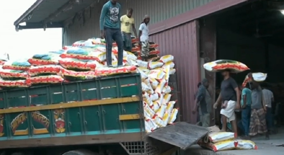 ১৪ বছর পর হিলি বন্দরে ঢুকলো ভারতীয় পাটবীজ