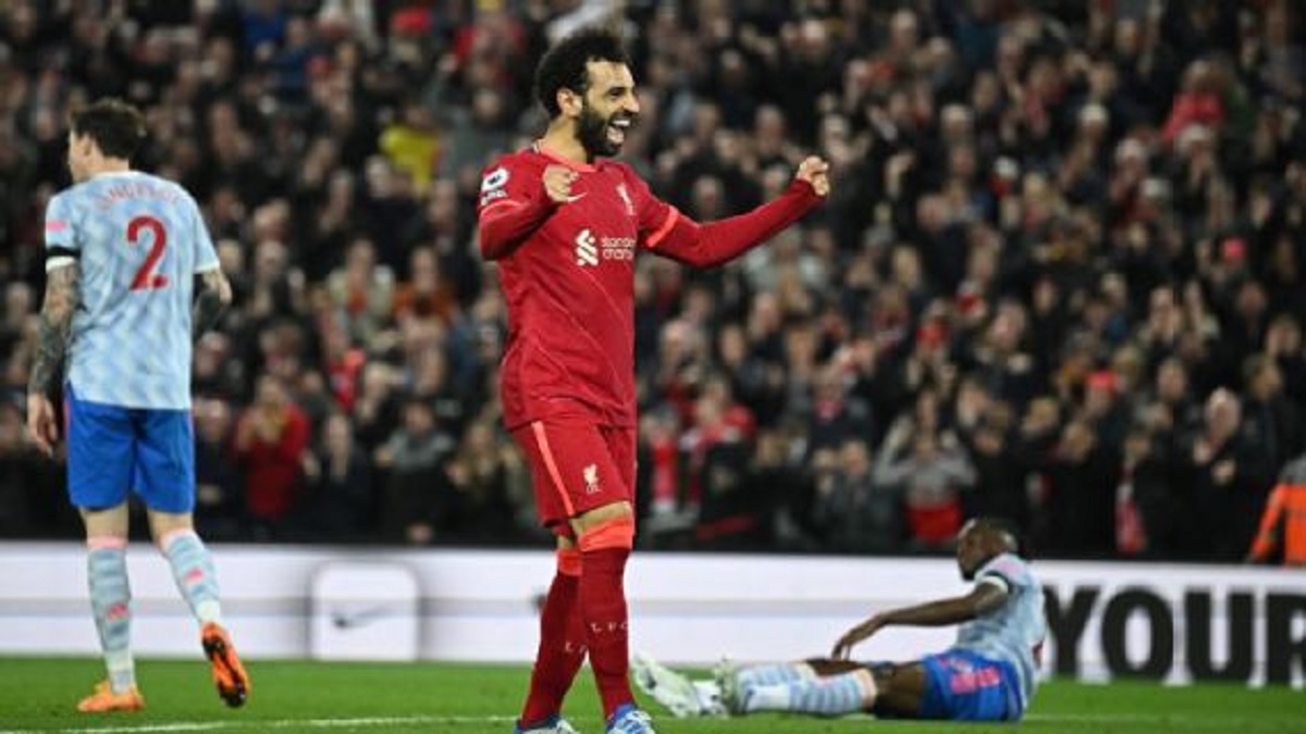 ম্যানইউকে বিধ্বস্ত করে শীর্ষে লিভারপুল