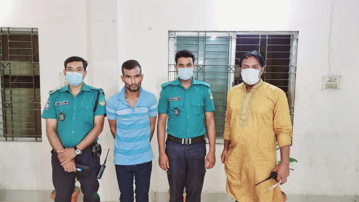 টঙ্গীতে অস্ত্র ও মাদকসহ ১৫ মামলার আসামি মাসুদ গ্রেফতার