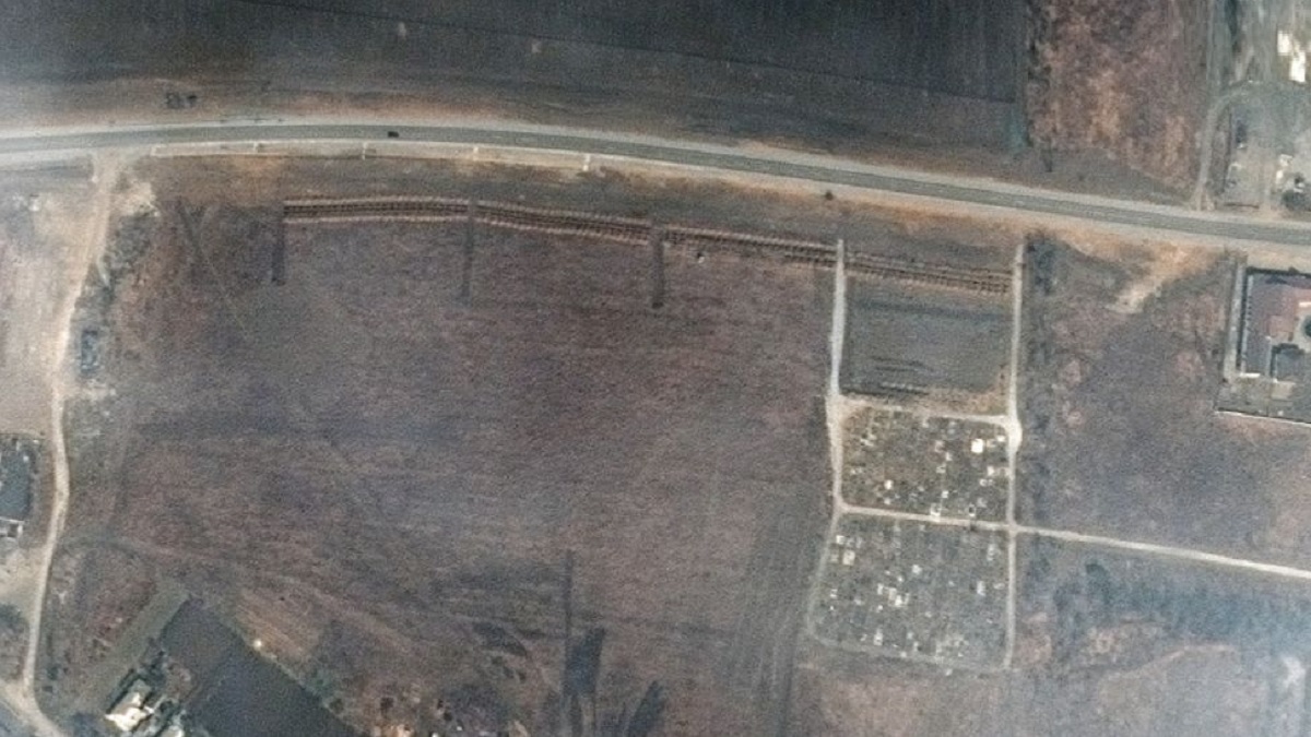 স্যাটেলাইট ইমেজে ধরা পড়লো ৮৫ মিটার দীর্ঘ গণকবর!