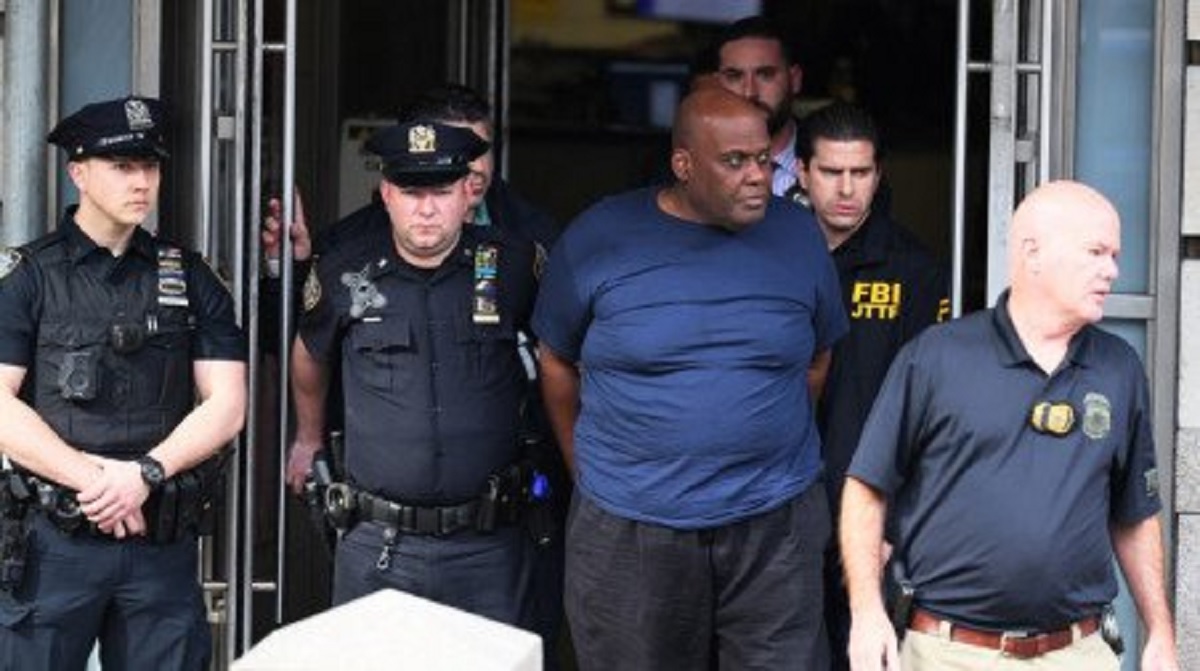 নিউইয়র্কে পাতাল রেল হামলার সন্দেহভাজন আটক