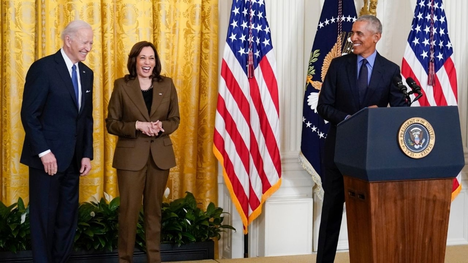 ফের হোয়াইট হাউসে ওবামা, বাইডেনকে ‘ভাইস প্রেসিডেন্ট’ সম্বোধন