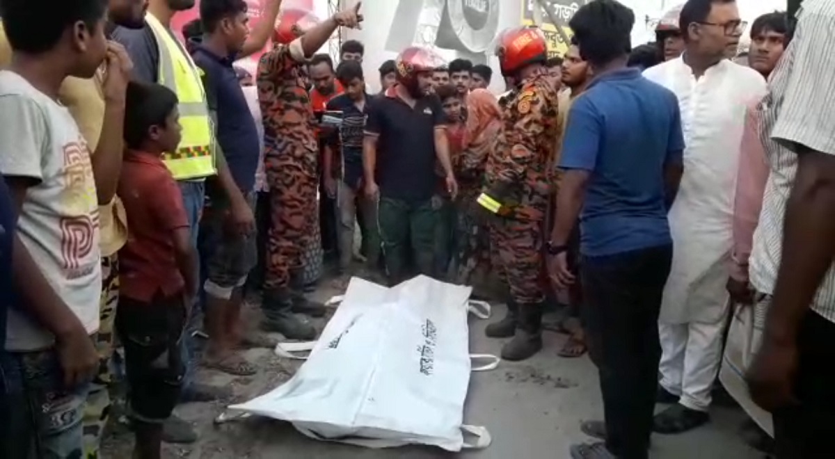 পাবনার ঈশ্বরদীতে সড়ক দুর্ঘটনায় মোটরসাইকেল আরোহীর মৃত্যু