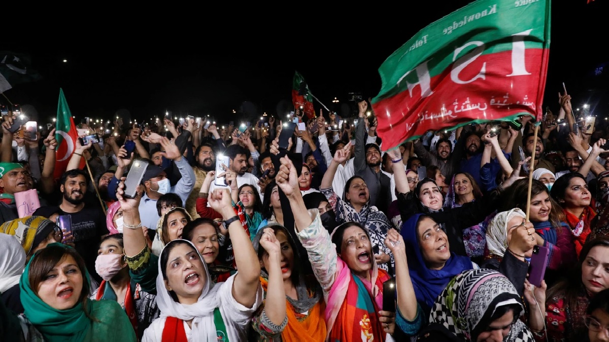 পাকিস্তানের রাজনৈতিক সংকটের সমাধান কী?