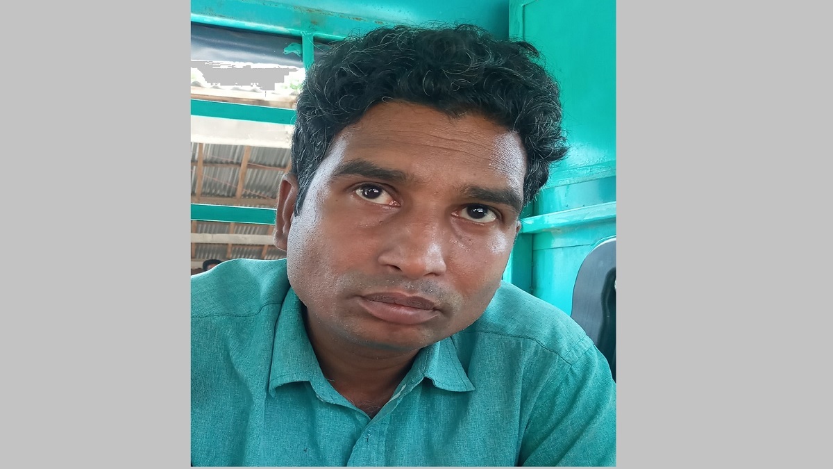 নামাজরত শিক্ষার্থীকে শ্লীলতাহানির অভিযোগে বিদ্যালয়ের কর্মচারী আটক