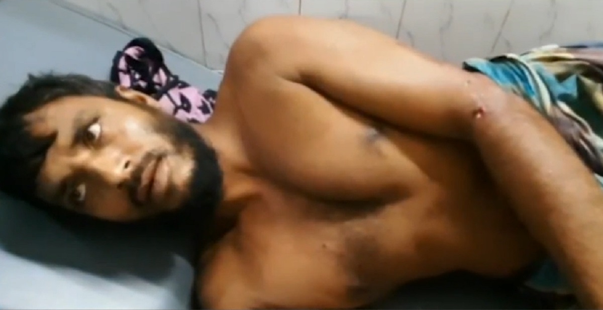 বাঘের মুখ থেকে বেঁচে ফিরলেন মৎস্যজীবী