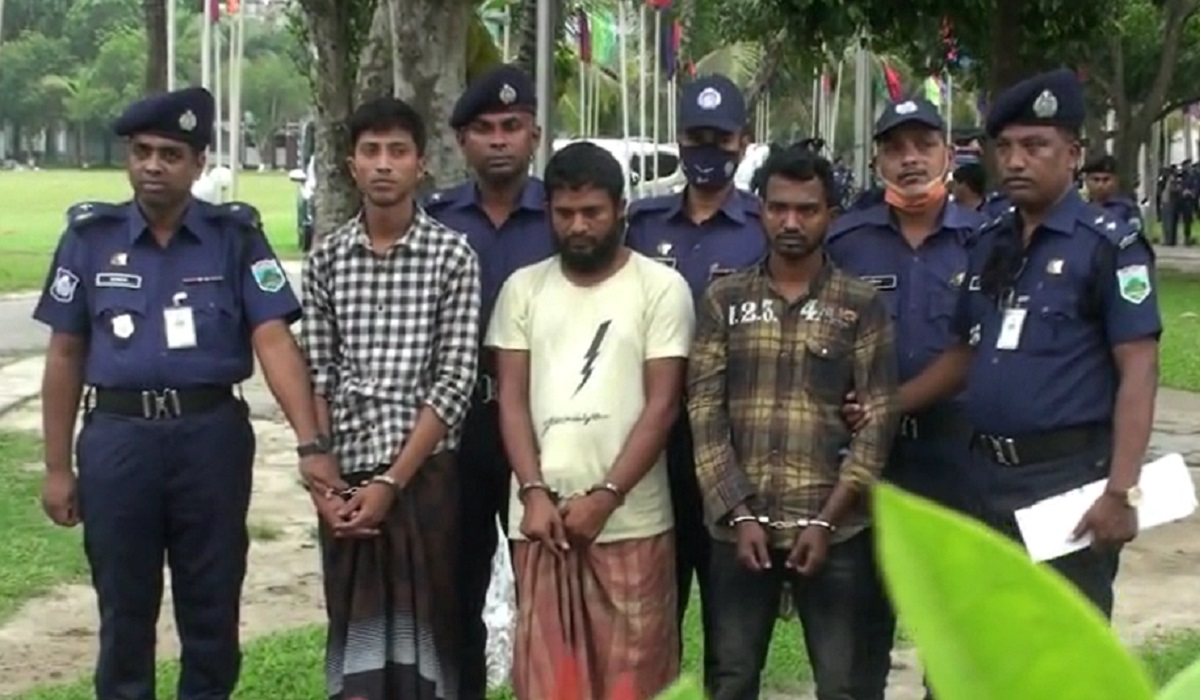 নাটোরে চালককে হত্যা করে ইজিবাইক ছিনতাইয়ের ঘটনায় গ্রেফতার ৪