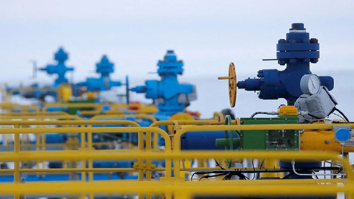 রাশিয়াকে দেয়া জ্বালানি নিষেধাজ্ঞা মানবে না ইউরোপের দুই দেশ