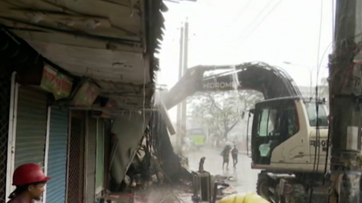 গুলিস্তান হকার্স মার্কেটের বর্ধিতাংশ ভেঙে দিয়েছে ডিএসসিসি