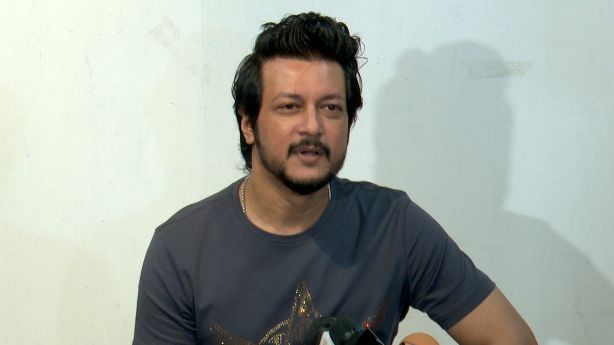 আগামীকাল নিয়ে আসছেন ‘অভিনেতা’ ইমন