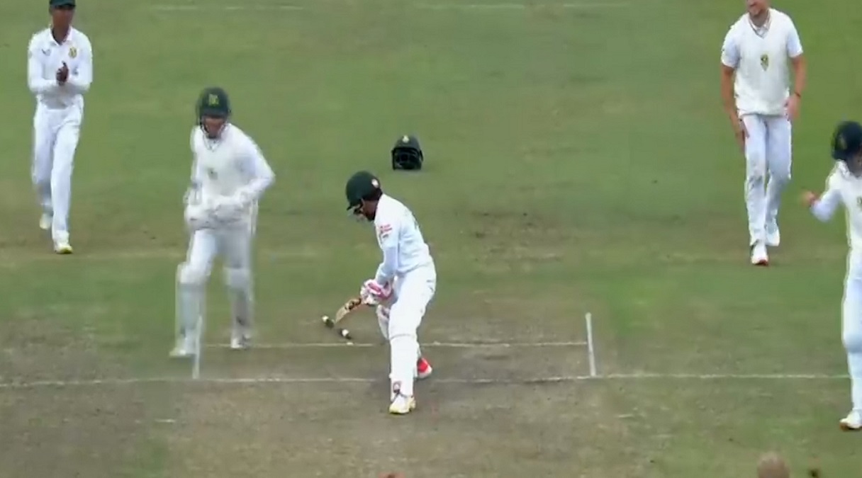 সমর্থন না, বলেছি পরিস্থিতি বুঝে খেলার জন্য; মুশফিকের রিভার্স সুইপ প্রসঙ্গে মুমিনুল