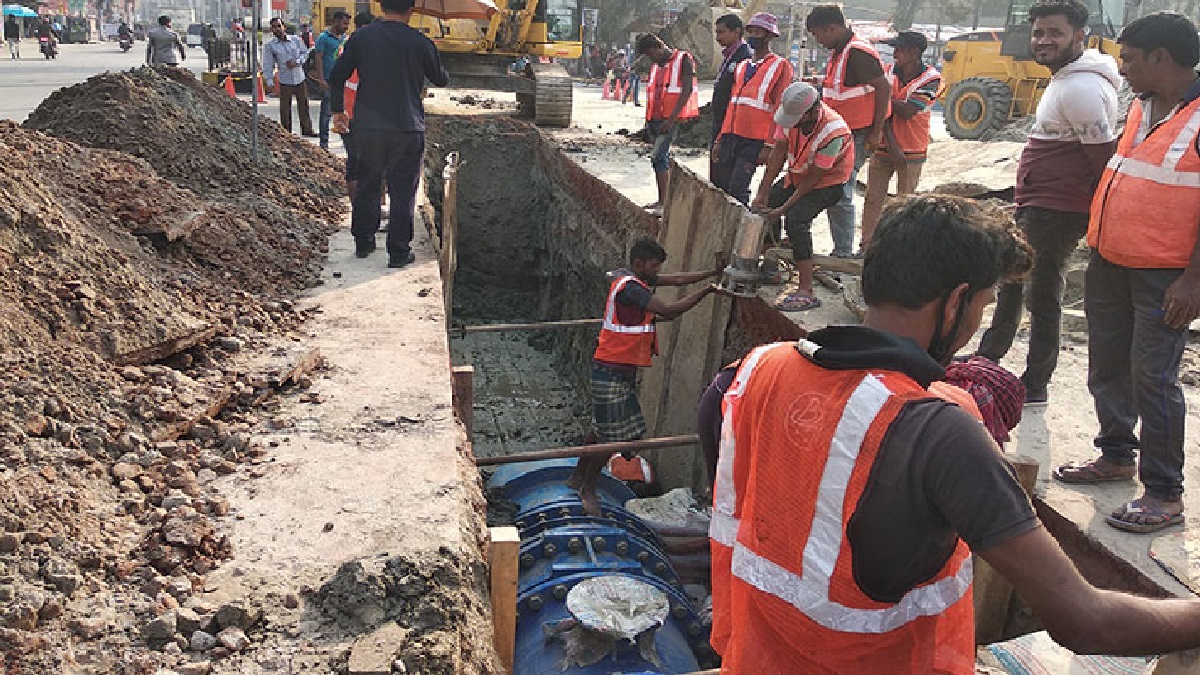 বন্ধ করতে না করতেই আবার সড়ক খুঁড়তে চায় খুলনা ওয়াসা