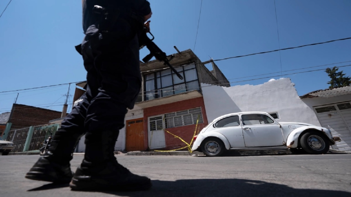 মেক্সিকোর দুটি পানশালায় বন্দুকধারীদের হামলায় নিহত ১১