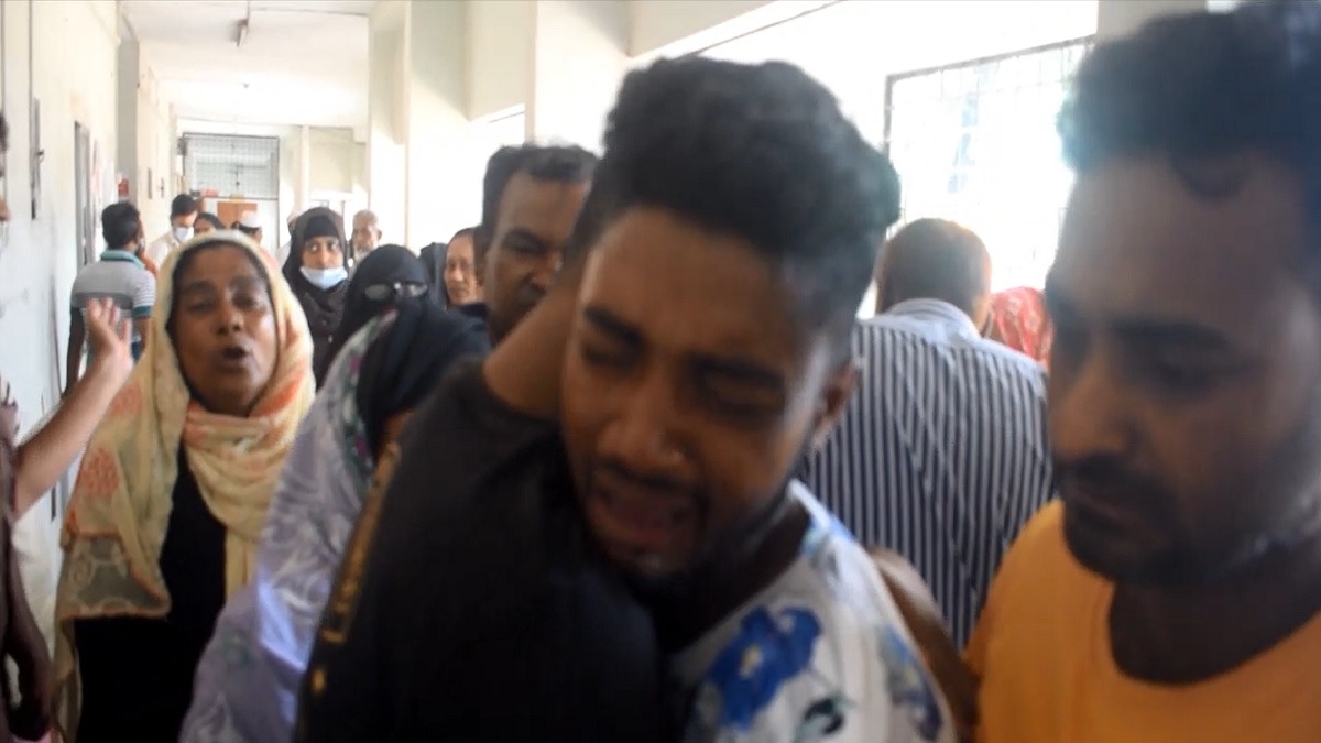 সিরাজদিখানে বেশি ভাড়া নেয়ার প্রতিবাদে যাত্রীকে পিটিয়ে হত্যার অভিযোগ