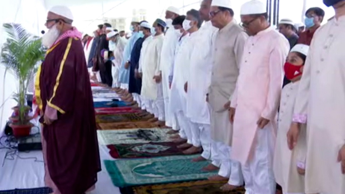 জাতীয় সংসদে ঈদের জামাত অনুষ্ঠিত