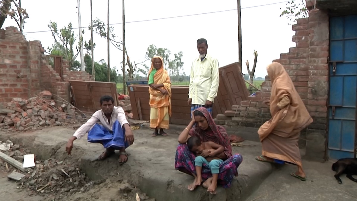 ঈদে কালবৈখাশীর তাণ্ডবে বাস্তুহারা পরিবারগুলোর আনন্দ নেই