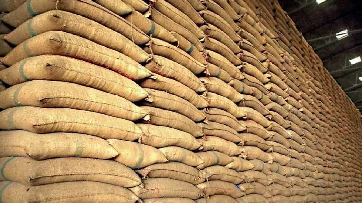 ধান-চালের অবৈধ মজুদদারির বিরুদ্ধে মাঠে নামছে ৮টি টিম