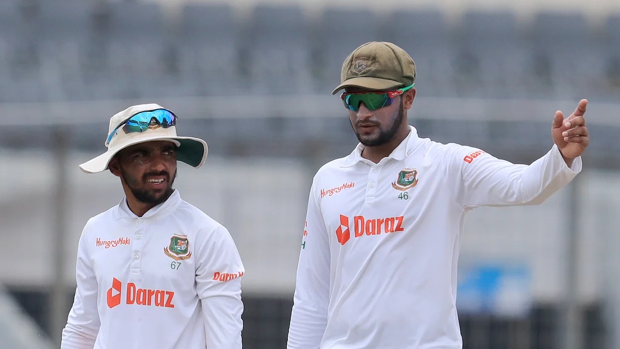 মুমিনুলকে সরিয়ে সাকিবকেই করা হচ্ছে সাদা পোশাকের নতুন অধিনায়ক?