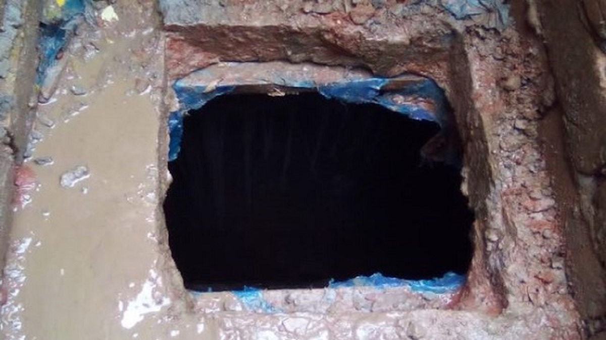 প্রেমিকের বাড়ির সেপটিক ট্যাংক থেকে নারীর লাশ উদ্ধার