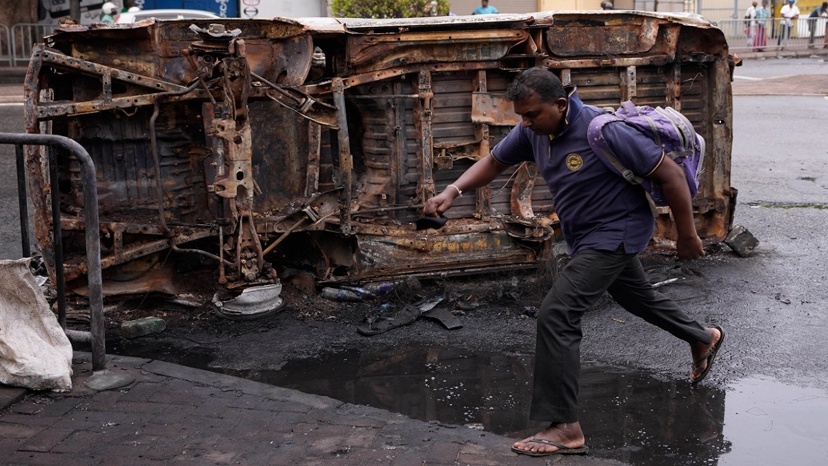 থমথমে শ্রীলঙ্কা, এখনই সরকার গঠন না হলে কী ঘটতে পারে?