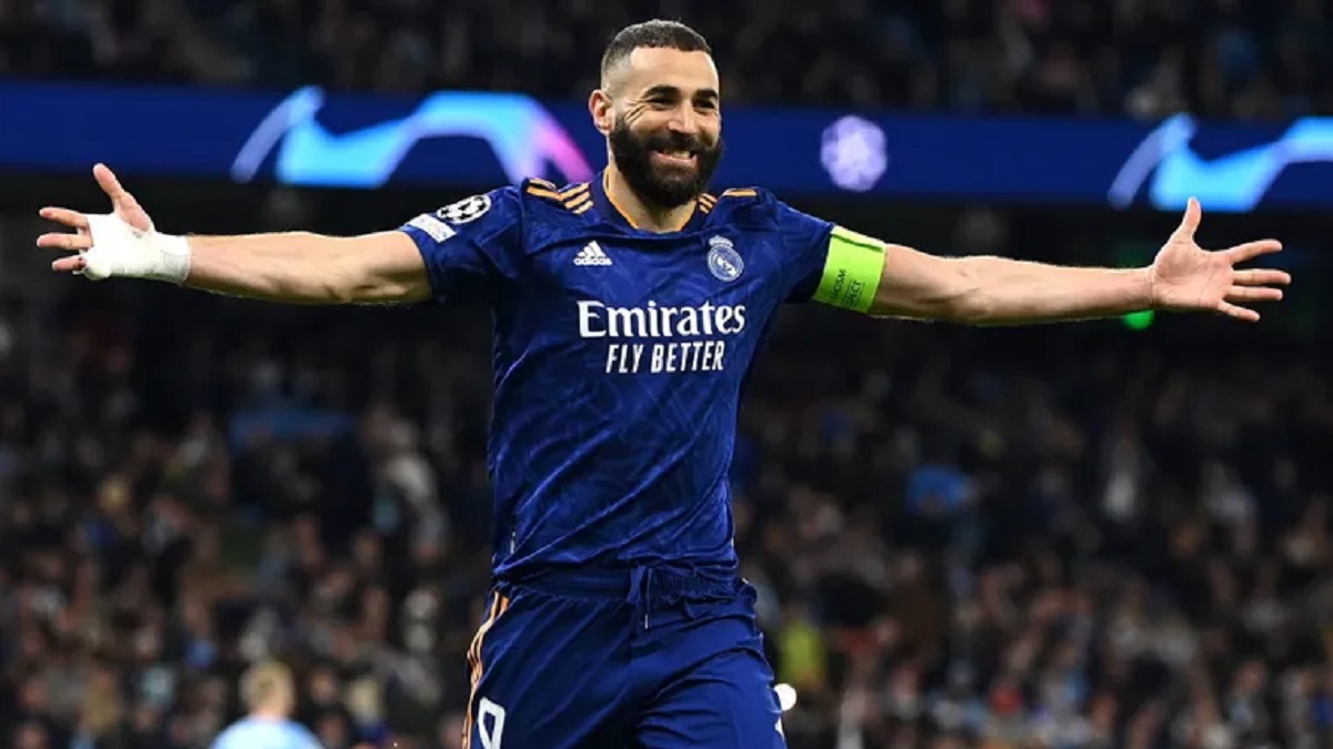 ব্যালন ডি’অর দাও বেনজেমাকে: ওজিল